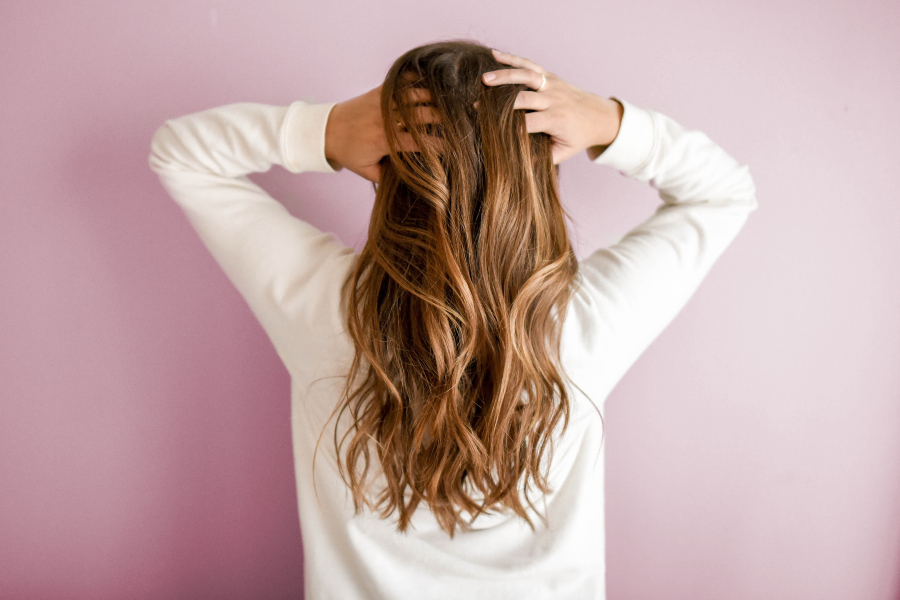 Dry Shampoo: What Is It &amp; How To Use It 